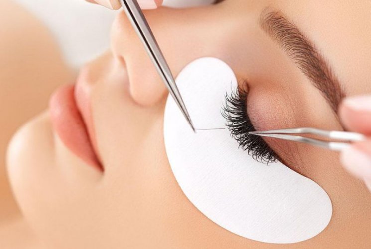 嫁接睫毛安全吗？